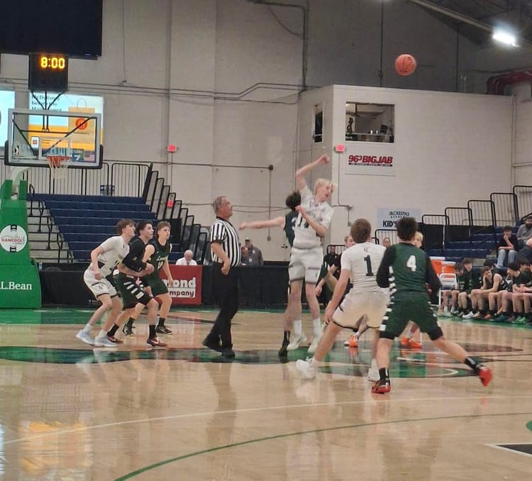 Yarmouth boys ride fast start to quarterfinal win over Leavitt